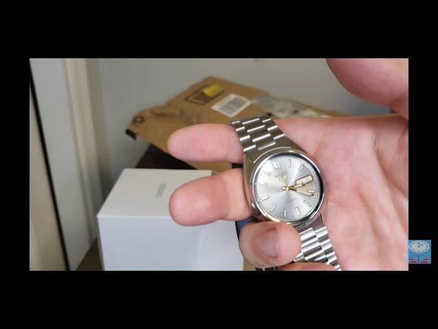 Unboxing my new Seiko 5 SNXS75