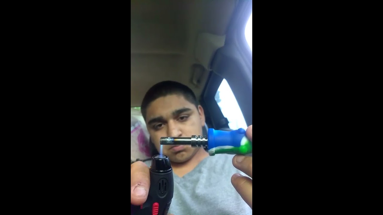 Dabbin with honey straw got it from Amazon