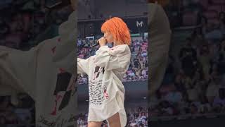 Download Lagu Still into you!! Live from London N8 #theerastour  #paramore  #hayleywilliams  #theerastour MP3