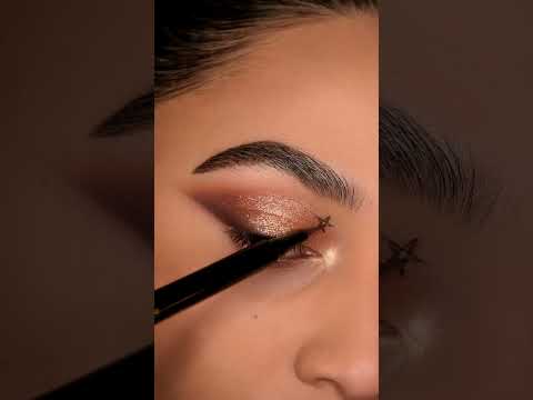 Illuminate eyes with NEW Divine Bronze Luxe Quad: Venusian Sunrise