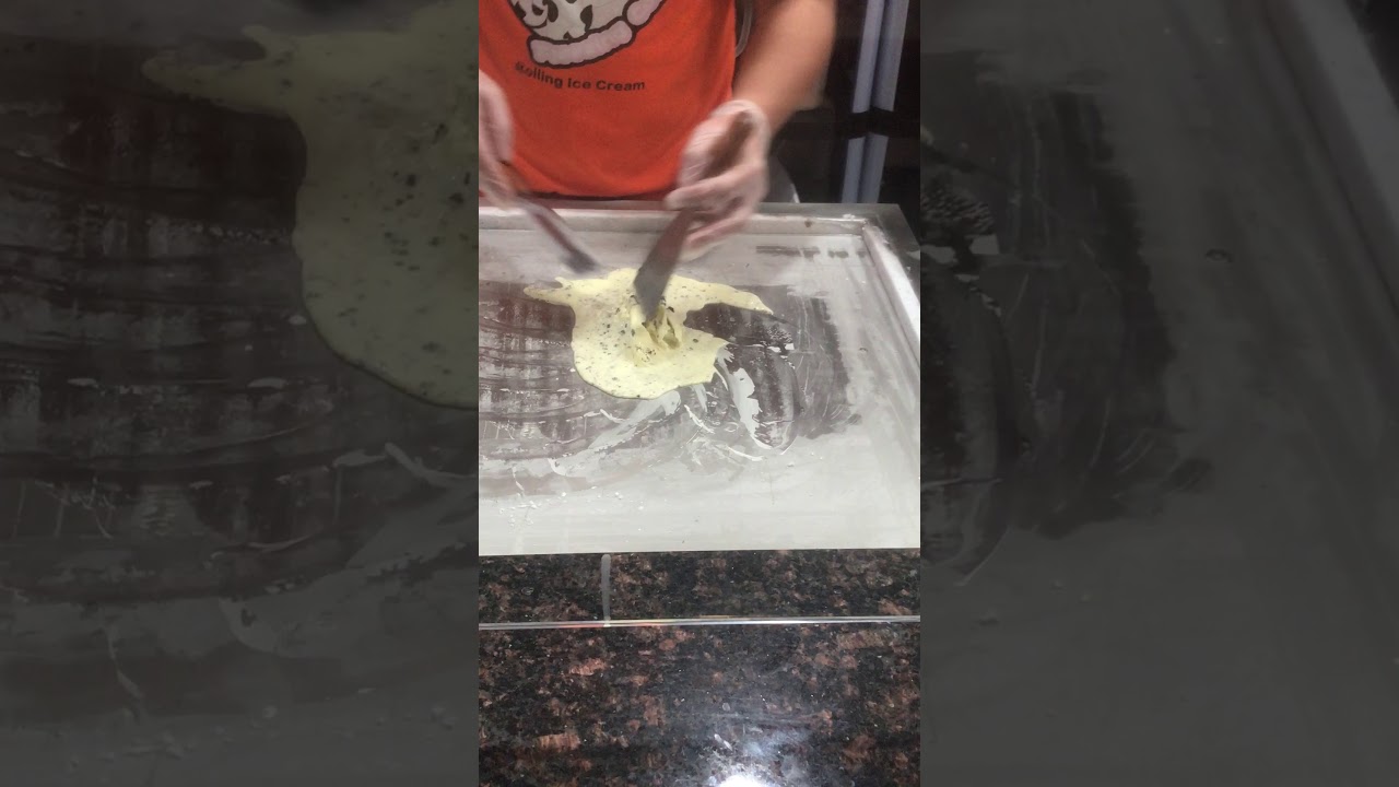 Rolling Ice Cream at the Freezing Cow in Tulsa, Oklahoma - YouTube