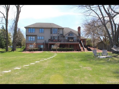 1218 Lake Valley Crt, Fenton, MI home video tour
