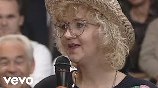 Chonda Pierce - Jesus Is All The World to Me [Live]