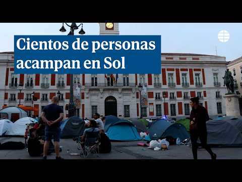 Cientos de personas acampan en Sol tras la manifestación de la vivienda en Madrid