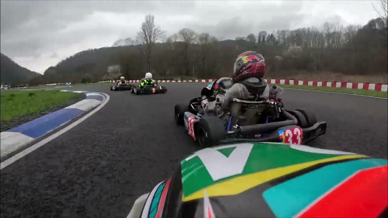 Когда ты на мокрой трассе едешь уверенно, а перед тобой разворачивает ...