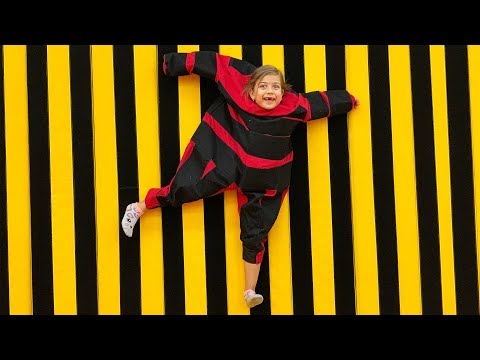 როგორ მიეკრო ემილია კედელზე ბატუტ პარკში?