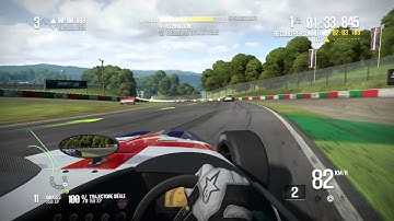 Need for speed shift 2 en Caterham superlight r500