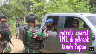 patroli anggota TNI di pelosok pedalaman Papua,