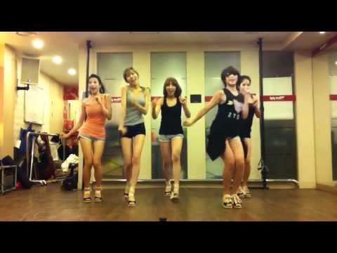 Brave Girls - Easily mirrored dance practice