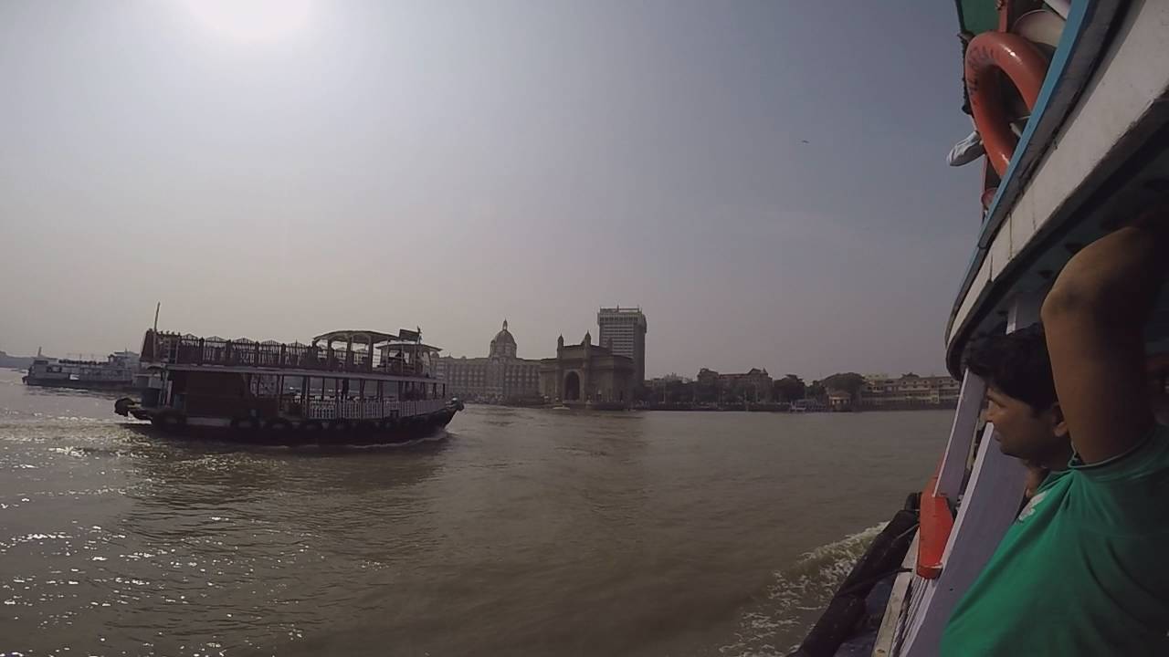 La puerta de la India Mumbai desde el agua
