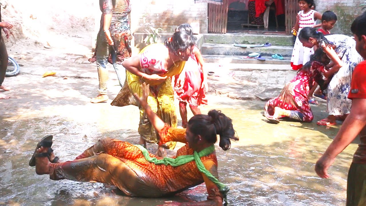 বিয়ে বাড়ির কাদামাটির খেলা | গ্রামের অনুষ্ঠানের ভিডিও | village wedding funny video 2022