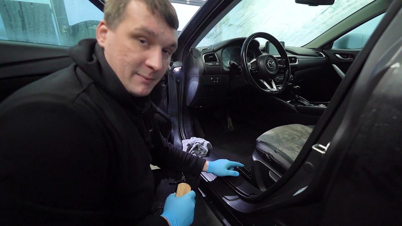 Очистить пластик автомобиля