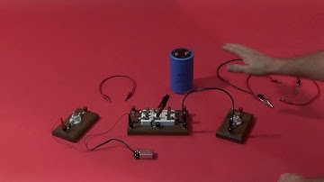 Charge/Discharge of a Capacitor with Light Bulb, 5C30.30