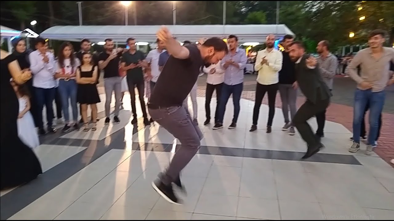 Bombacı Kamil'in Kardeşinin Düğünü Yanarrrr :)