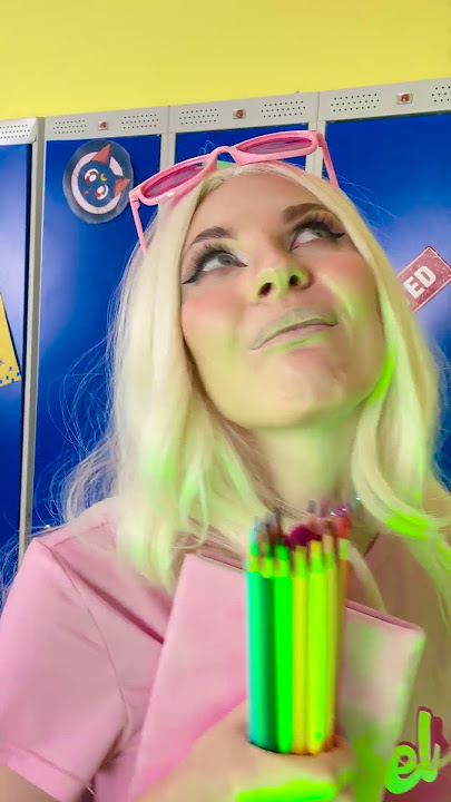 Download lagu Trik Rahasia Lipstik: Sembunyikan di Dalam Pensil!