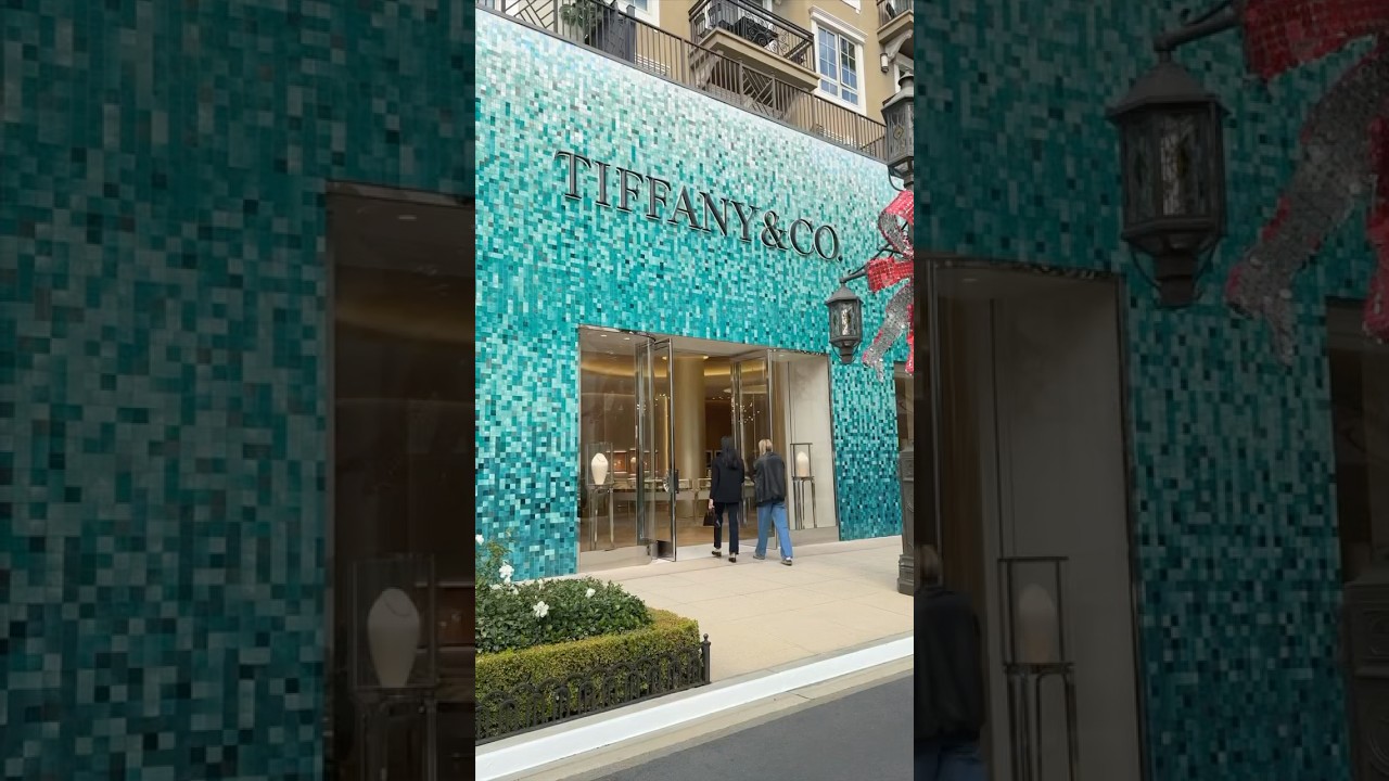 Я взяла Джейдин на девичник и сделала ей сюрприз с @TiffanyandCo 🤍 
