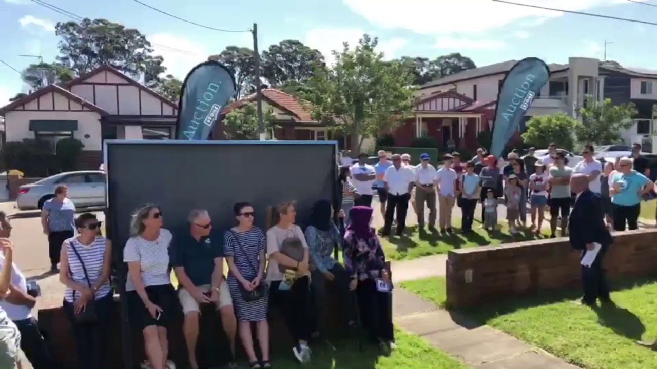 Live Auction Sale 1 105 000 82 Gray Street Kogarah YouTube live-auction-sale-1-105-000-82-gray-street-kogarah-youtube