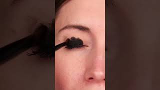 The Perfect Smokey Eye 👁 #makeuptutorial #makeuphacks #beautytips screenshot 4