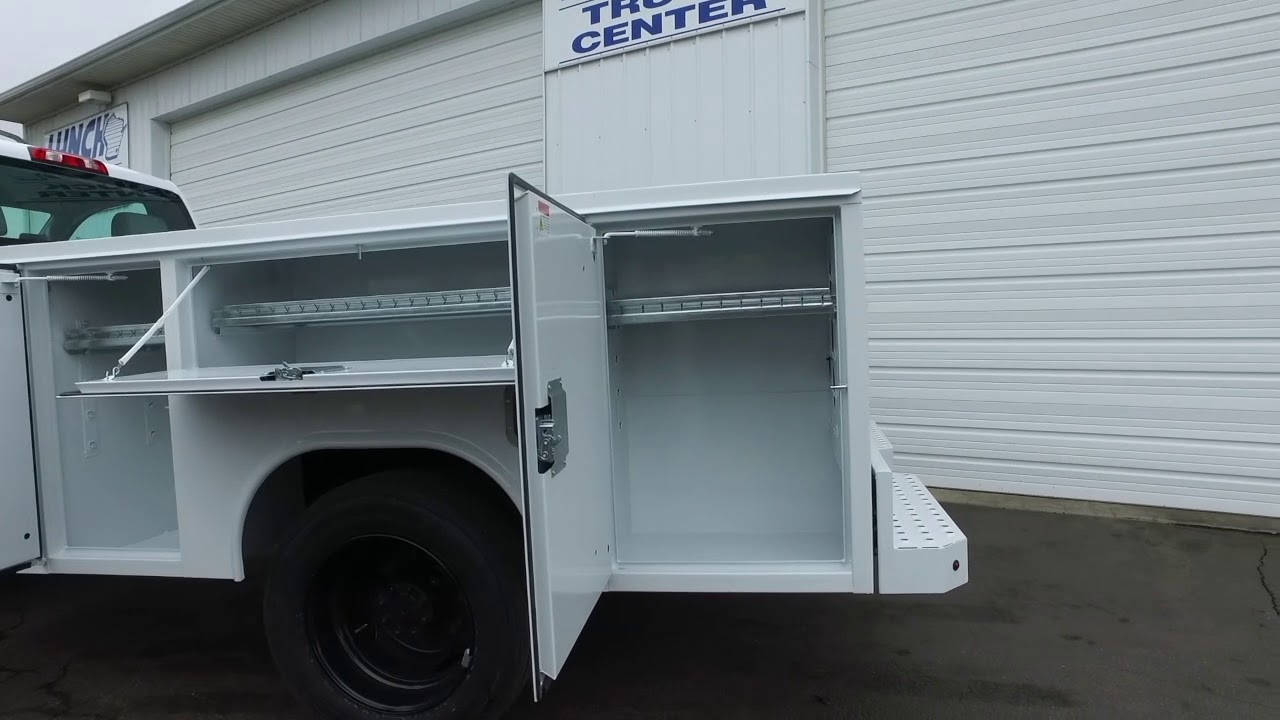 chevy 5500 Box - YouTube