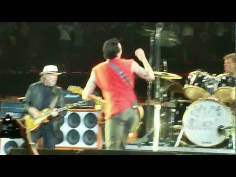 Pearl Jam - Rockin in the Free World w/Neil Young - 9.11.11