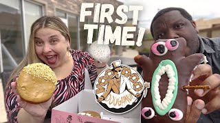 Trying VOODOO DONUTS for the FIRST TIME!