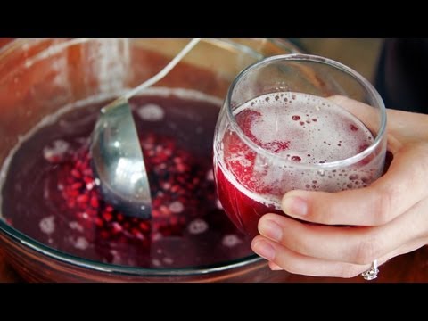 Holiday Cocktail Recipe: How To Make Pomegranate Champagne Punch, New Year's Eve