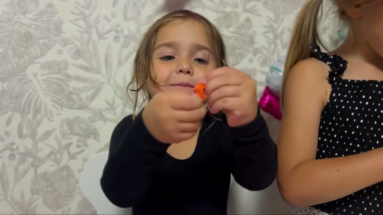 unpacking lol water balloon surprise 