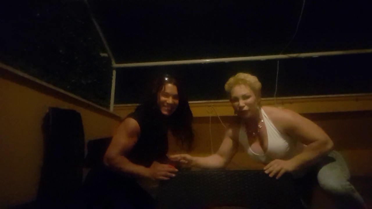 Armwrestling with Anna Maria Strong
