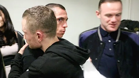 UNSEEN! - CARL FRAMPTON & SCOTT QUIGG EMBRACE IN D...