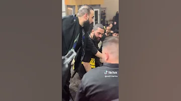 ملا خضر عباس أثناء خدمه الزوار اكسبلور 