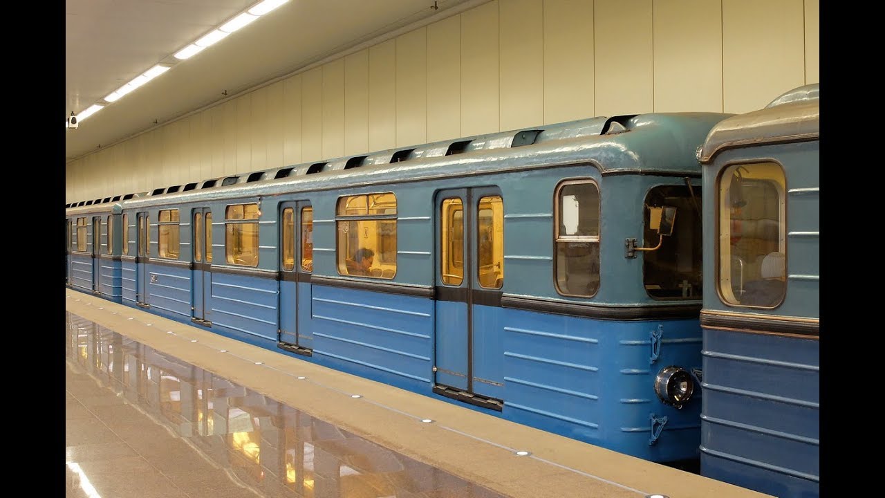 Поездка на поезде метро Еж3 