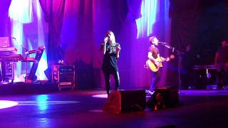 Avril Lavigne - Smile & Sk8er Boi [Hammersmith Apollo, London]