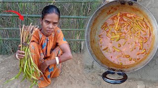 Poor Woman Cooking Bengali Special Kochur Loti & Faissha Shidol Recipe in a Traditional Way