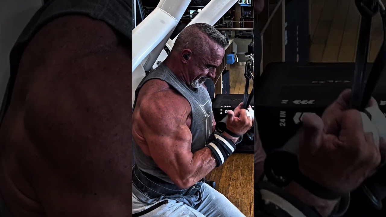REVERSE GRIP PUSHDOWNS #workout #motivation #pump #muscle #triceps