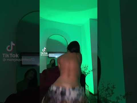 Latinas twerking naked ( Twerk )
