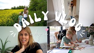 A DAY AT HOME, YELLOW FLOWERS, ART, AND TRYING ON SPRING CLOTHES | DAY IN THE LIFE | AD