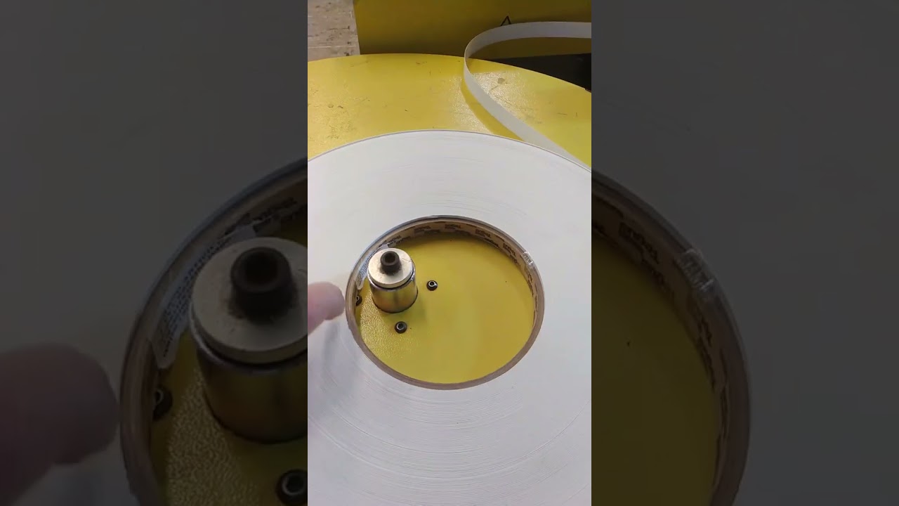 como facilitar a colagem de fita de bordo nas coladeiras.