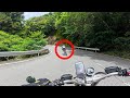 バイクが自転車を追い抜けません