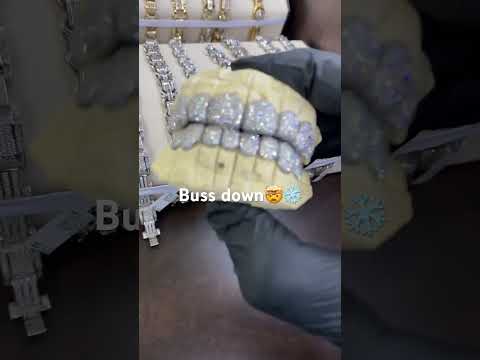 Vvs moissanite  grillz 🤯🥶low prices and great quality #grillz #moissanite #bussdown #lowprice