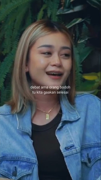 Adella wulandari DEBAT dengan orang gila // {STORYWA}