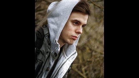 Leo Man Suddenly Distant - 4 Possible Reasons