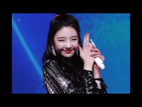 ITZY (Mostly Lia) Speaking English