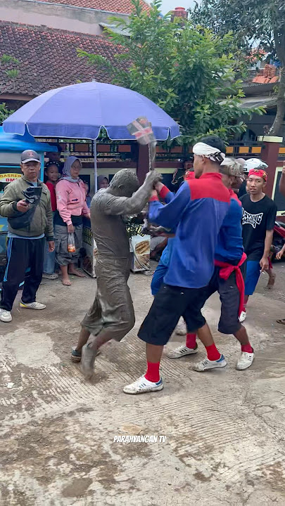 Kuda Lumping Susah Di Kendalikan Keluar Dari Sarangnya!!! Seni Benjang PBK