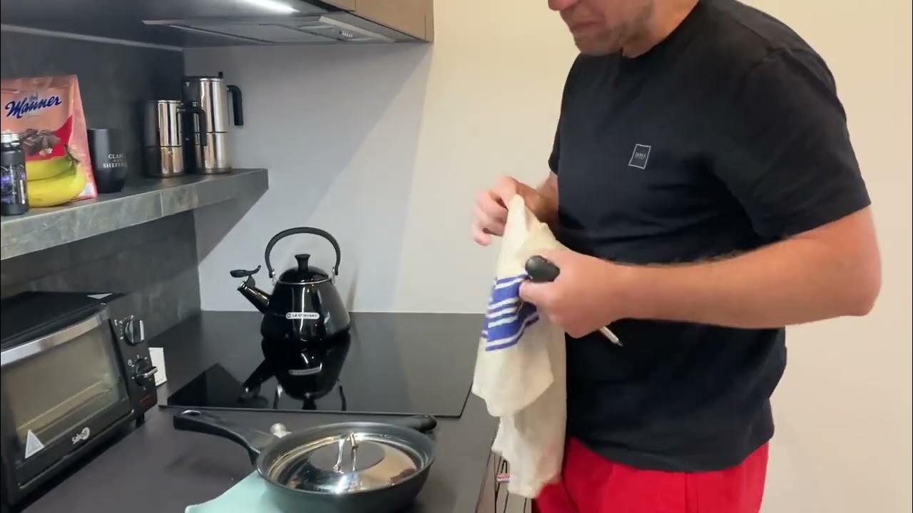 How to remove the lid stuck on pan. Works 100 guaranteed!!! YouTube