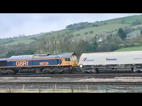 GBRf 66 728 working the 6H58 1637 Hope St Peakstone P.Sdgs to Peak Forest Cemex Gbrf at New Mills
