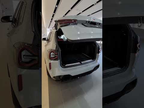 강력한 퍼포먼스가 숨겨진 BMW <strong>X3</strong> M