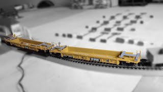 Unboxing 2 HO scale Walters intermodal cars