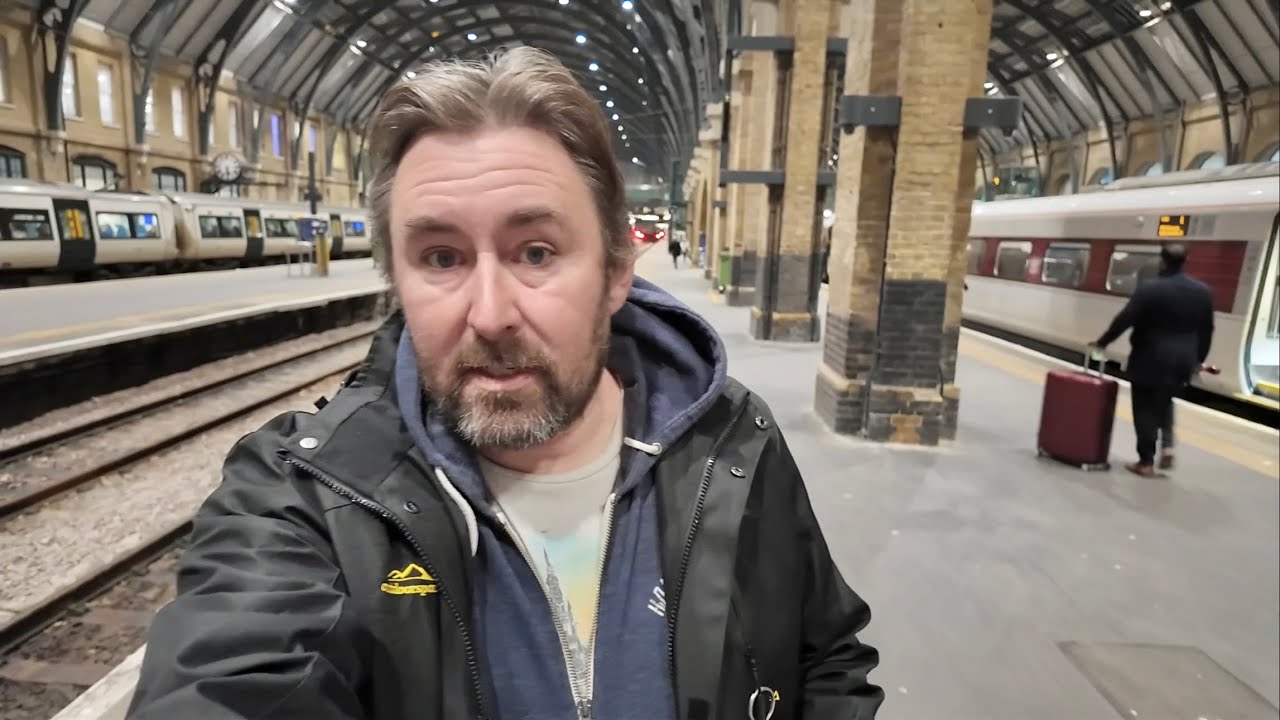 The Harry Potter Locations In London- Platform 9 3/4 & Leaky Cauldron / Extensive Night Walking Tour