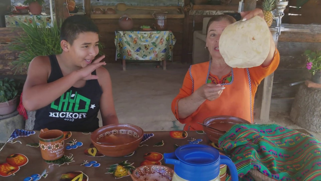 como hacer caldo de papa ranchero - YouTube