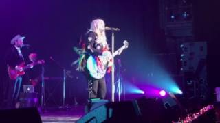 Kesha And The Creepies performing Your Love Is My Drug live at Foxwoods CT 2-15-17